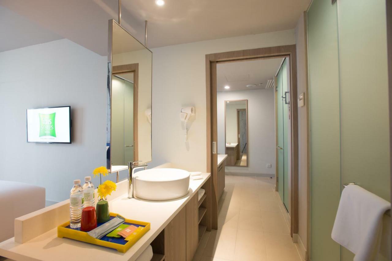 Отель Ibis Styles Kuala Lumpur Sri Damansara Петалинг-Джая Экстерьер фото