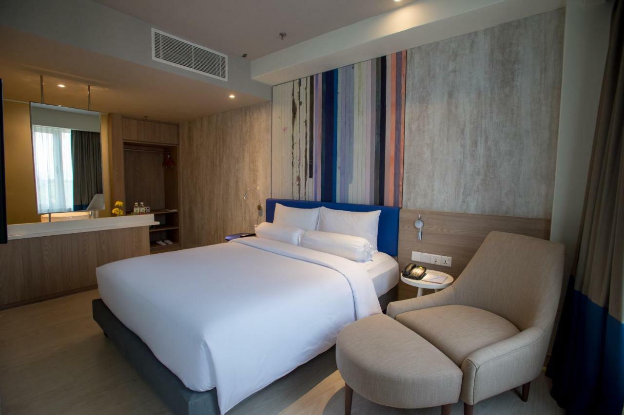 Отель Ibis Styles Kuala Lumpur Sri Damansara Петалинг-Джая Экстерьер фото