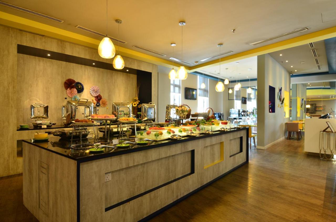 Отель Ibis Styles Kuala Lumpur Sri Damansara Петалинг-Джая Экстерьер фото