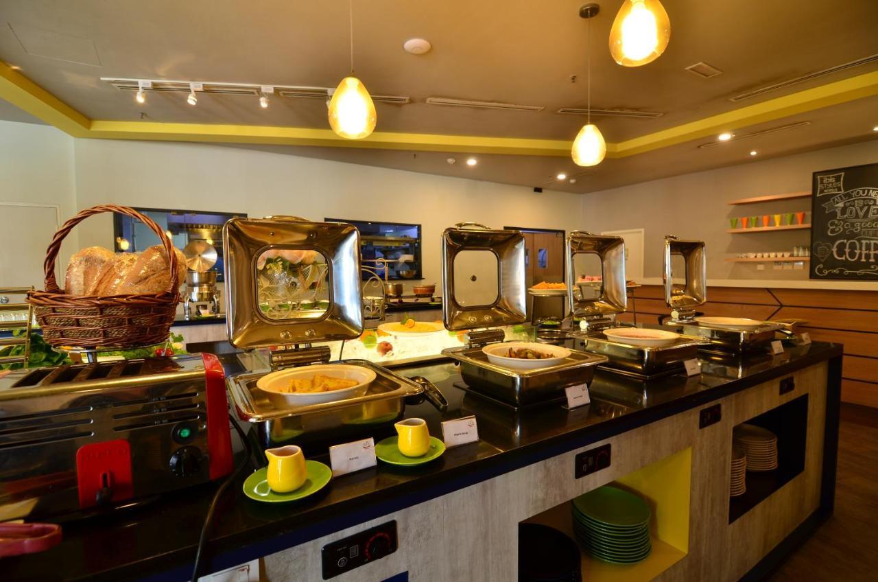 Отель Ibis Styles Kuala Lumpur Sri Damansara Петалинг-Джая Экстерьер фото